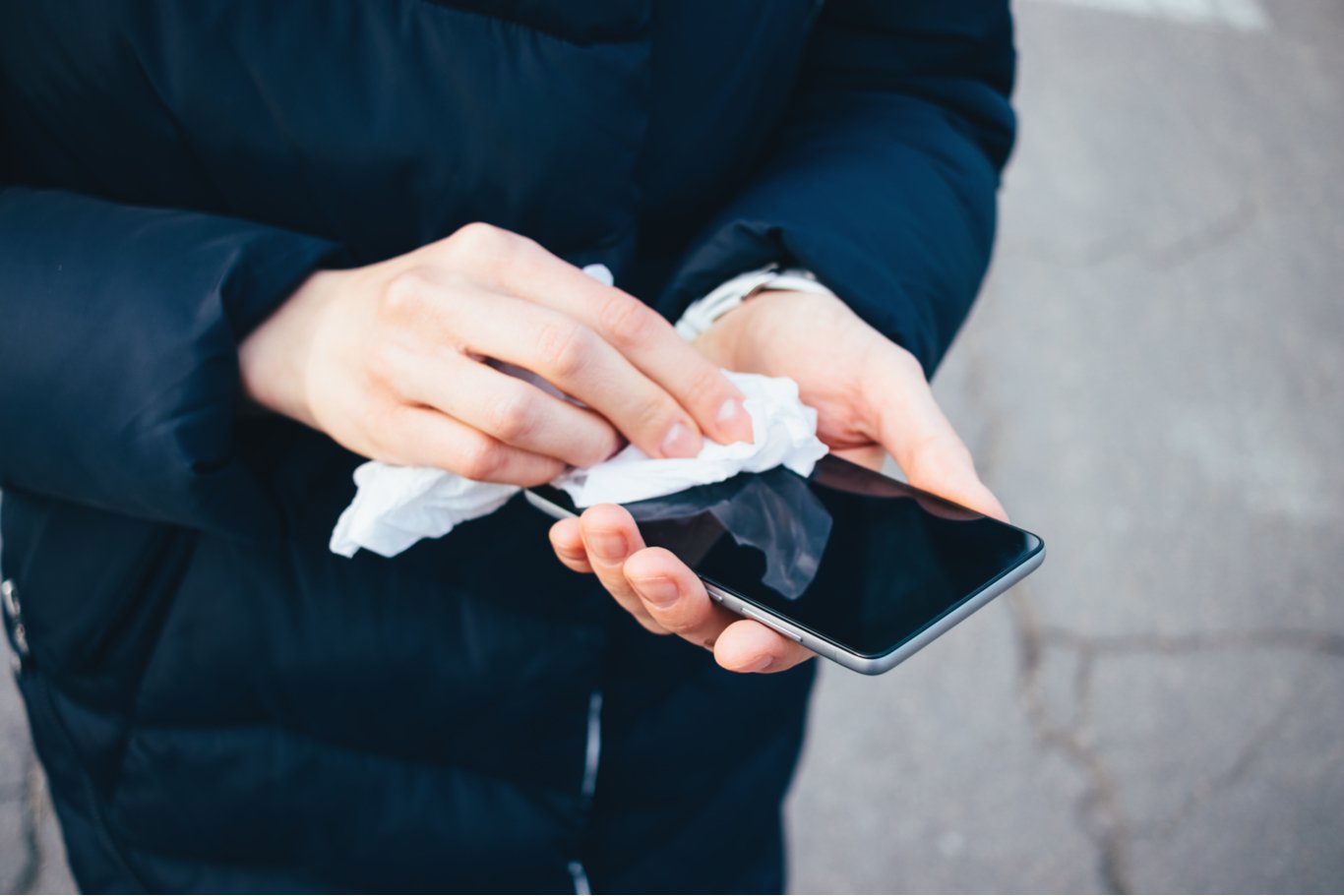 Bye, bye a los virus en tu cel, audífonos y otros elementos